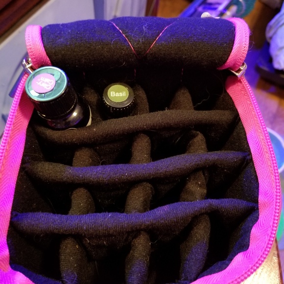 Essentials oils case - Picture 2 of 2